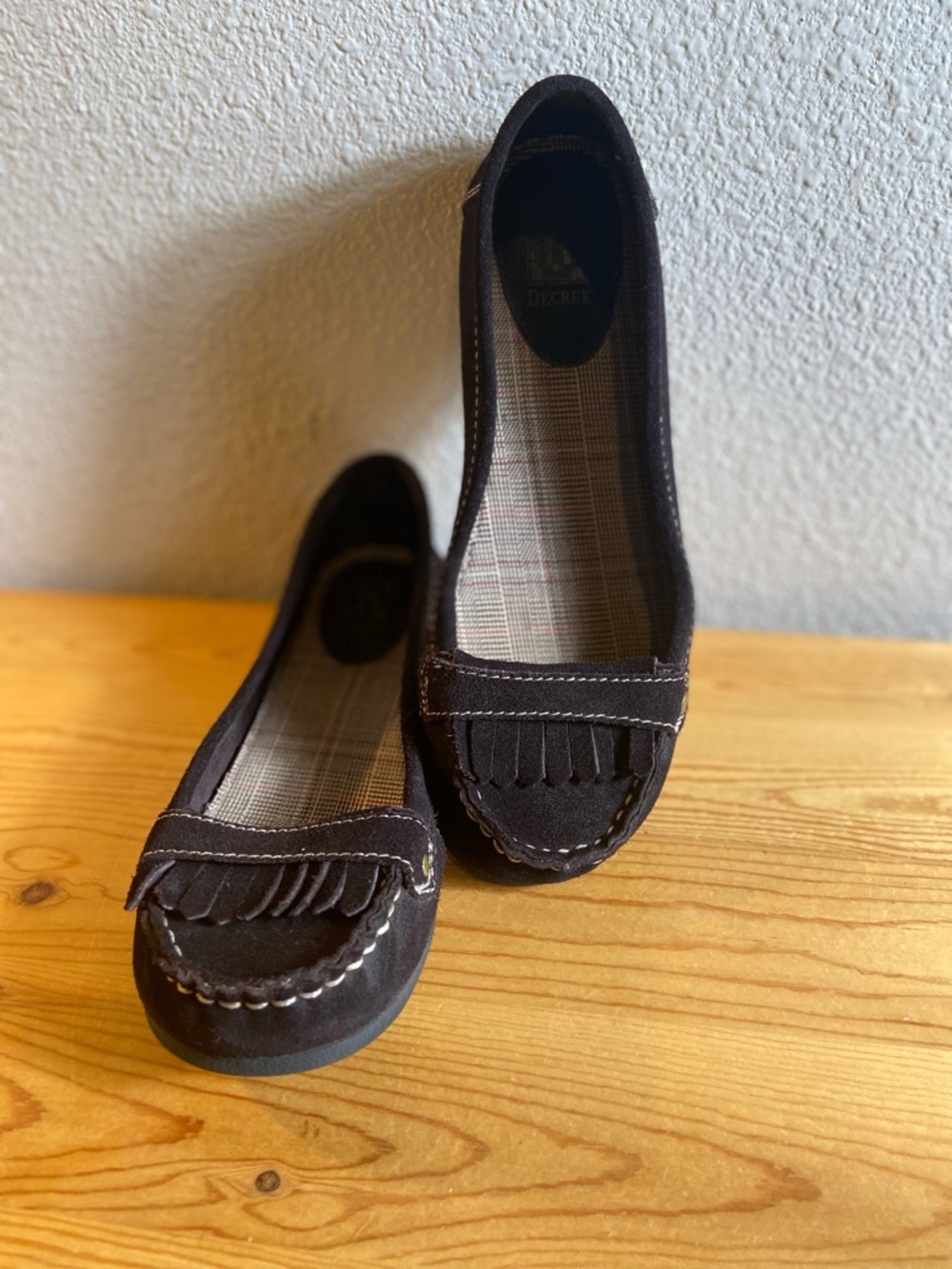 Decree~Dark Brown~Suede Leather~Fringe/Strap Toe~Moccasin~Plaid Insole~Size 8.5